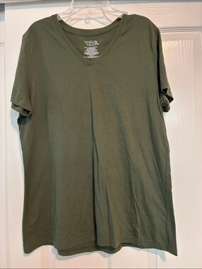 Time and Tru Olive Green V‑Neck Short Sleeve Tee